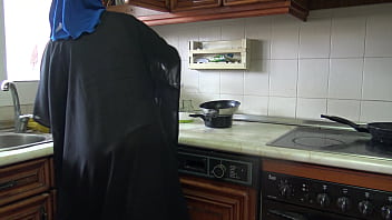 Istri Arab Selingkuh Dikocok Dan Diberi Penuh Sperma Pemuda Jerman