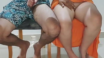 Casada Cachonda Colombiana Se Coge Al Hermanastro Mientras Su Marido No Está