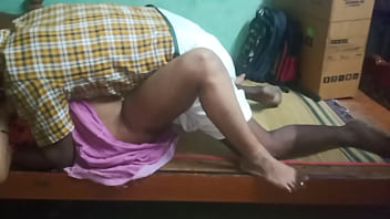 Tante Desa Seksi Bikin Panas Di Rumah Sendiri