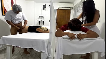 Pijat Pasangan Berakhir Dengan Istri Dikentot Di Samping Suaminya Oleh Dokter Sakit Hati Ntr Jav