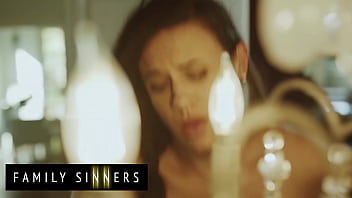 Van Wylde, Si Menantu Bandel Yang Menekan Memek Ibu Mertua Penny Barber – Dosa Keluarga