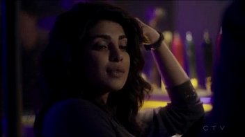 Prinyanka Chopra Digencet Habis-habisan Gaya Desi India