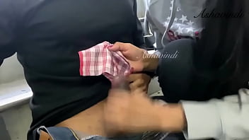 Desi Babe Nekat Bercinta Di Tangga Umum Yang Berisiko