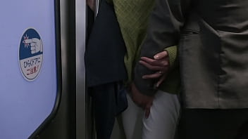 Kereta Goyang Ibu Paruh Baya: Sensasi Tersentuh Di Kereta Penuh Nafsu Bersama Makiko Tsurukawa