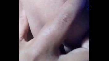 Lubang Pusar Tante Desi Yang Menggoda