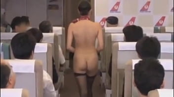 Gadis Oriental Di Bandara Yang Menggoda