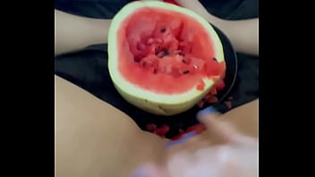 Melon Manis Memperbanyak Orgasme Perempuan – Video Panjang Arab Buatan Rumahan 2025 – Amatir Saudi Terbaik – Putih Salju Arab Masturbasi Nakal – Fetish Makanan Ekstrem – Buah Di Memek Remaja Ketat – Gadis Los Angeles Usa