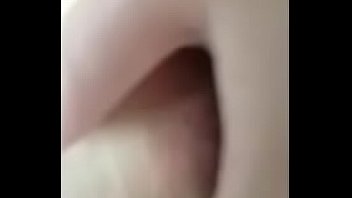 Gadis Cina Imut Menggoda Dengan Goyangan Panas Di Depan Webcam