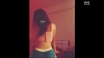 Tarian Erotis Gadis Tiongkok Yang Menggoda