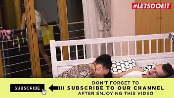 Ibu Tiri Rusia Menggoda Dan Mengajak Anak Tirinya Untuk Bercinta Anal Yang Liar