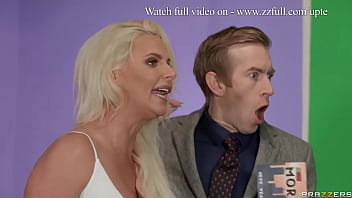 Hujan Deras Di Pantat – Phoenix Marie / Brazzers / Tonton Full Di Www.zzfull.com/upte