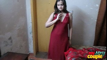 Istri India Sonia Melepas Shalwar Suit Dan Telanjang Bugil Untuk Adegan Mesum Yang Ganas