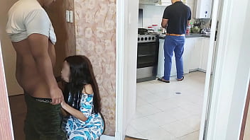 Istri Nakal Yang Tergila-gila Pada Kontol Besar Kakak Ipar, Sampai Rela Dientot Di Samping Suami Yang Lagi Masak