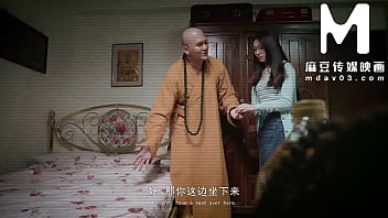 Biksu Shaolin Tiongkok Menolong Jemaah Perempuan Dengan Alat Kelaminnya Yang Perkasa