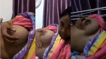 Gadis Muda Meremas Payudara Besar Dan Kenyal