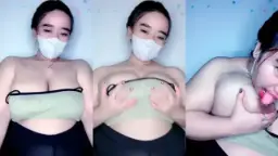Jijiw Menggoda Dengan Remasan Nenen Besar Yang Menggairahkan