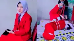 Mengurung Abg Berhijab Cantik Yang Menggoda