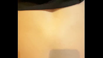 Tetangga Berhijab Bergairah Disepong Diam-diam Di Parkiran