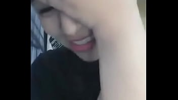 Gadis Tionghoa Manis Pamer Payudara Seksi