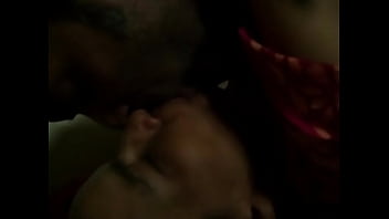 Desi Bhabhi Yang Liar Menggoda Dengan Mulut Penuh Nafsu