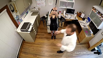 Sosok Seksi Mina Moon Menggoda Di Siccos