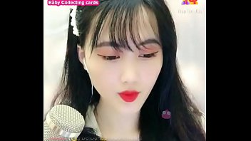 Gadis Asia Seksi Menggoda Di Live Streaming Uplive