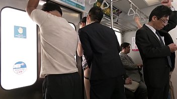 電車で犯される五十路熟女～福富りょうの疼く肉体