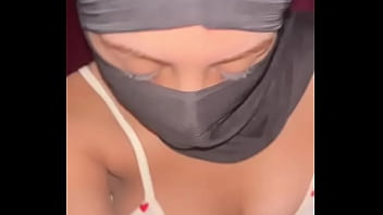 Payudara Montok Hijabers Goyang Liar | Gadis Muslim Arab Nakal Pamer Tetek Sempurna