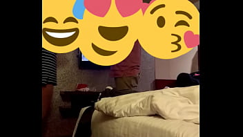 Istri Seksi Desi Menggoda Tukang Kabel Dengan Tubuhnya Yang Menggairahkan