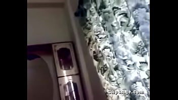 Desi Randi Mengisap Kontol Klien Dalam Video Mms