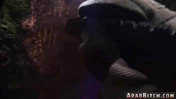 Payudara Arab Di Webcam, Rumah Kedua Yang Menggoda