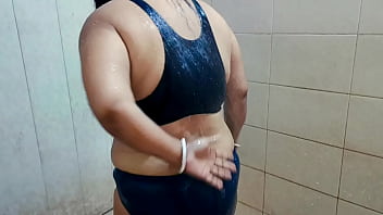 Gadis Desi Baru Menikah Mandi Telanjang Dengan Penuh Gairah