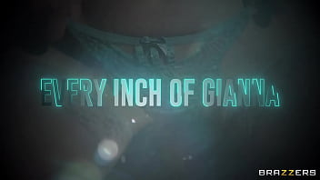 Setiap Inci Gianna Yang Menggoda