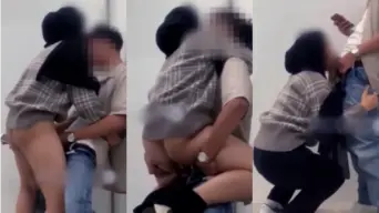 Hijab Menggoda Di Parkiran Mall Bikin Heboh