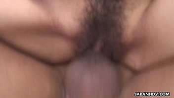 Lidah Basah Dan Tubuh Bergetar Di Dalam Liang Merah Jambu Yang Lembut