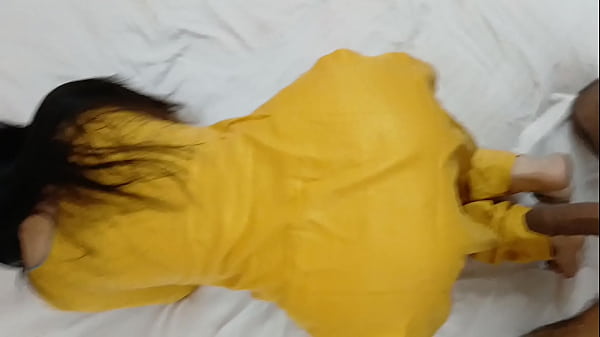 Bibi India Bergoyang Pantat Montok Dalam Gaya Doggy