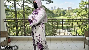 Istri Berhijab Yang Haus Nafsu Dan Suka Selingkuh, Akhirnya Kutemui Di Koridor Kampus Yang Sepi