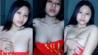 Alexa Buka Handuk, Payudara Montoknya Menggoda
