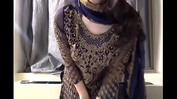 Gadis India Yang Menggoda Dengan Pose Selfie Seksi