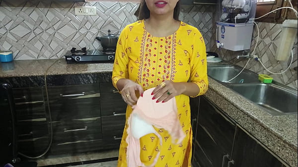 Kamar Mandi Mein Bistar Garam Kar Rahi Thi Bhabhi, Jab Saala Aake Kaan Mein Ghuskar Bola… “bhabhi Ji, Aapki Geeli Chut Ka Maza Lene Do Na…”