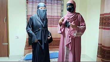 Adik Tiri Berhijab Ingin Merasakan Batang Besar Kakak Masuk Ke Dalam Vagina Sempitnya