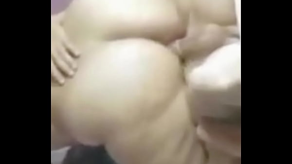 الزبر يغري المتناكة الشهوانية