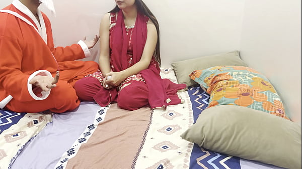Video Porno Terpanas Tahun Baru 2026: Adegan Hindi Dengan Bisik Mesum, Saara Bhabhi Tampil Seksi Dan Menggairahkan Bersama Santa
