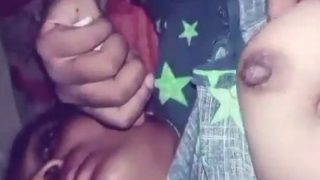Desi Cewek Manis Siap Digoyang Jari – Ngentot Jari Di Lubang Basah