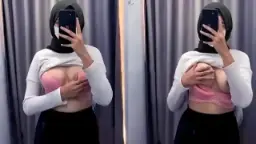Gadis Berjilbab Pamer Payudara Mulusnya Yang Menggoda