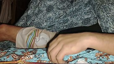 Malam Ini, Ibu Tiri Kasih Nikmat Gila, Aku Masukin Dua Jari Ke Memeknya Sampe Muncrat Air.