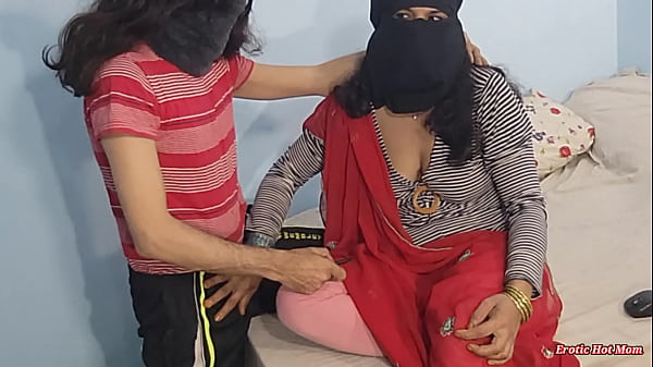 Menggoda Gadis India Berhijab, Merasakan Kepuasan Di Balik Jilbabnya Sambil Mendengar Erangannya Yang Memekik Dalam Bahasa Hindi