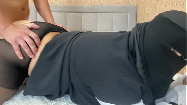 Arab Ibu Mapan Duduk Di Kontolku Dan Aku Crot Di Memek Sempitnya