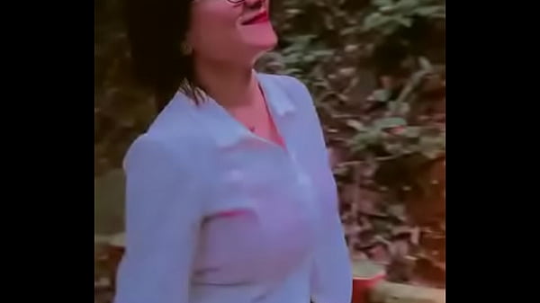 Babita Si Cewek Desi, Goyangannya Bikin Makin Pengen