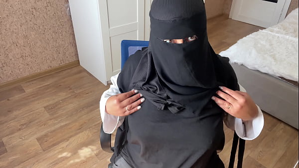 Istri Arab Baca Cerita Seks Panas Yang Bikin Nafsu Membara